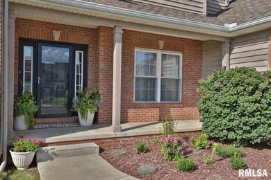 4611 N Weaverridge Blvd, Peoria, IL 61615 - photo 2