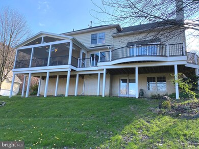 536 Springview Ln, Phoenixville, PA 19460 - photo 2