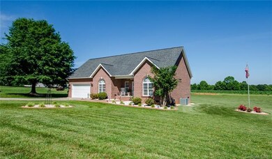 165 Skyland Dr, Statesville, NC 28625 - photo 3