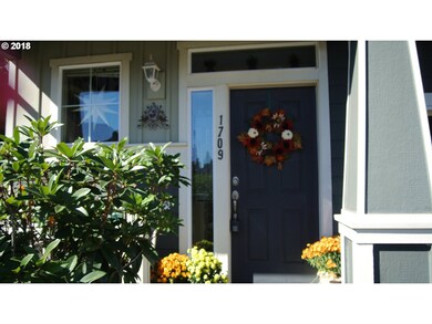 1709 SW Wright Place, Troutdale, OR 97060 - photo 2