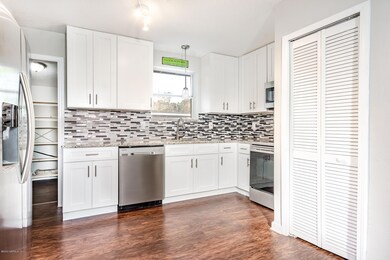 638 Mandalay Rd, Jacksonville, FL 32216 - photo 3