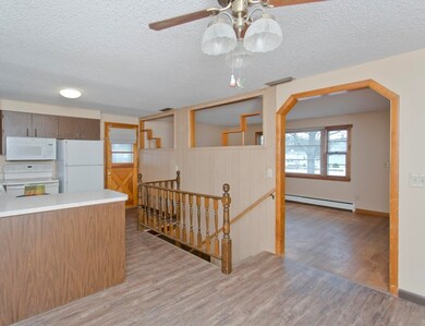 663 Pendleton Ave, Chicopee, MA 01020 - photo 4
