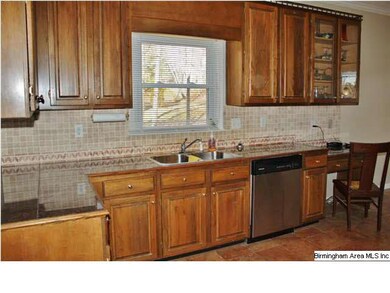 It would be a pleasure to prepare dinner in this k