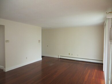 2510 Skyline Dr unit 10, Lowell, MA 01854 - photo 5