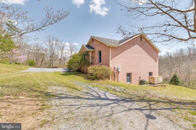 64 Sager Farm Ln, Bunker Hill, WV 25413 - photo 4