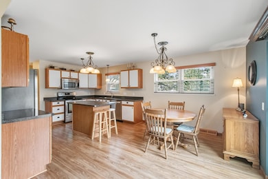 5102 Sarah Ln, Middleton, WI 53562 - photo 5