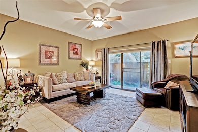 11711 Memorial Dr unit 289, Houston, TX 77024 - photo 2