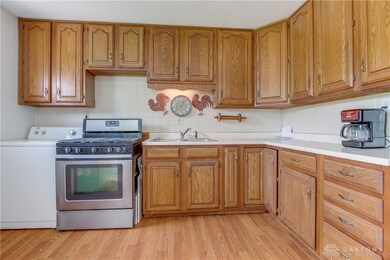 848 Richard Dr, Xenia, OH 45385 - photo 3