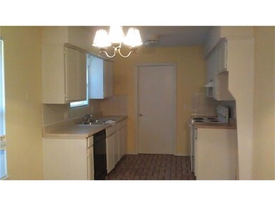 2312 Cedar Brook Dr, Moore, OK 73160 - photo 4