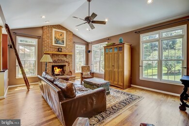 603 Roundtree Ct, Sykesville, MD 21784 - photo 4