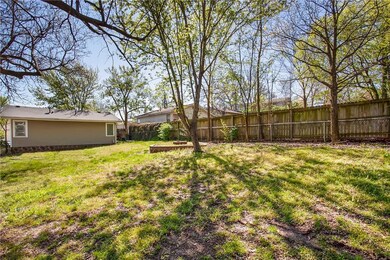 931 N Oakland Ave, Fayetteville, AR 72701 - photo 7