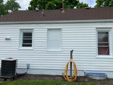 2061 Maple St, Des Moines, IA 50317 - photo 6