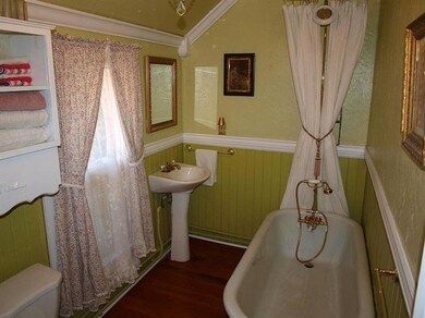 646 NW B St, Grants Pass, OR 97526 - photo 5