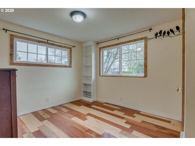 106 E Francis St, Molalla, OR 97038 - photo 3