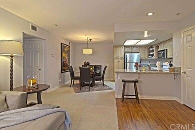 Newer Laminate Entry Flooring, Newer Dining Room L