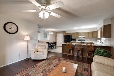 Living Room (B)
