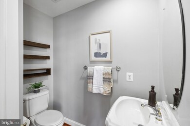 4092 Walnut Cove Cir, Fairfax, VA 22033 - photo 5