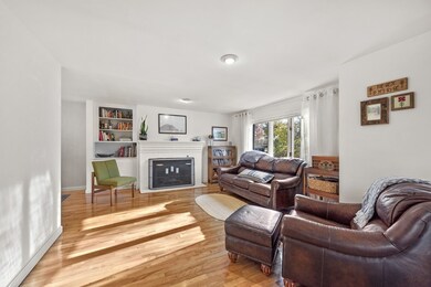 27 Cypress St, Marblehead, MA 01945 - photo 3