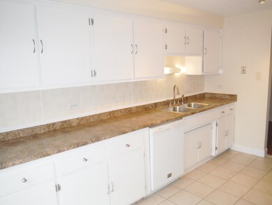 Kitchen - lots of cabinets!