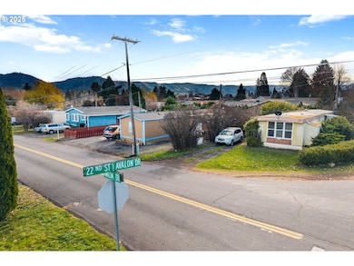 3391 Avalon Dr, Hood River, OR 97031 - photo 2