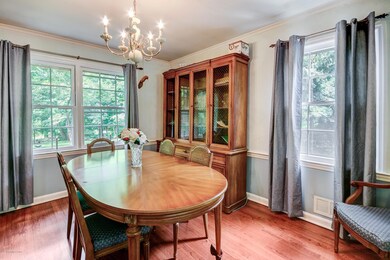 005_Dining Room