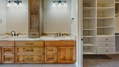 722-Reinel-Street-Bathroom