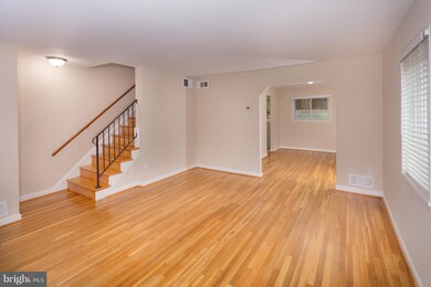46 W Taylor Run Pkwy, Alexandria, VA 22314 - photo 6