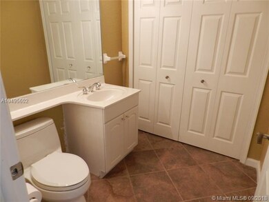 Downstairs 1/2 bathroom