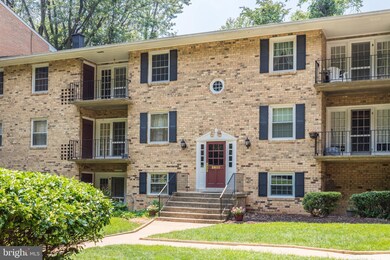 3800 Lyndhurst Dr unit 203, Fairfax, VA 22031 - photo 4