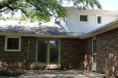 1731 Braeburn Park Dr, Euclid, OH 44117 - photo 4