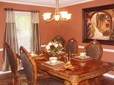 Dining Room - Hardwood Floors