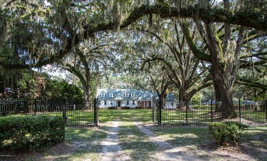 Majestic Oaks