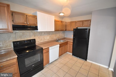 2932 Charredwood Dr, District Heights, MD 20747 - photo 4