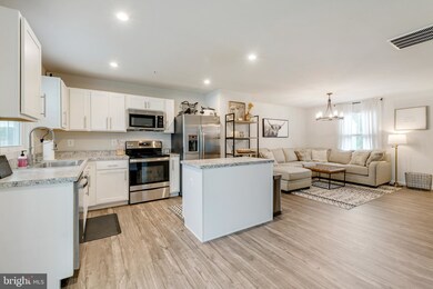 112 Shiningfield Ct, Middle River, MD 21220 - photo 4