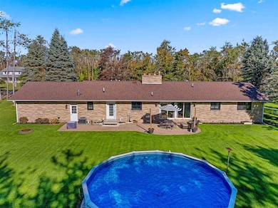 385 S Estates Dr, Gaylord, MI 49735 - photo 2