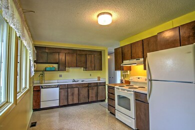 MerriLee Valentine - 08.Kitchen stove