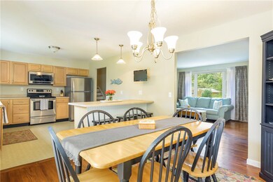 212 Greenwood Dr, Wakefield, RI 02879 - photo 5