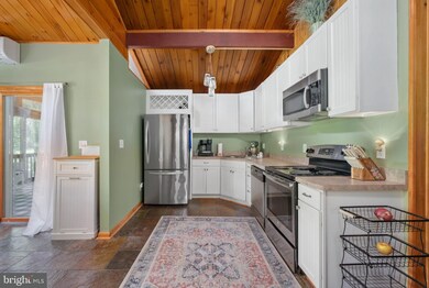 513 Birdie Rd, Locust Grove, VA 22508 - photo 2