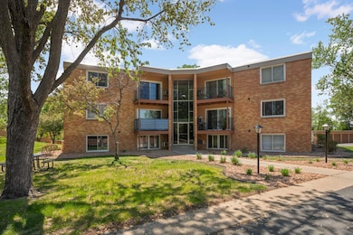 9143 Highway 55 unit 301, Golden Valley, MN 55427 - photo 5