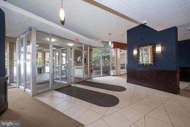 Radnor House unit 204, Bryn Mawr, PA 19010 - photo 4