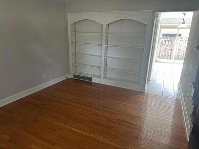 4871 Dierker Rd, Columbus, OH 43220 - photo 2