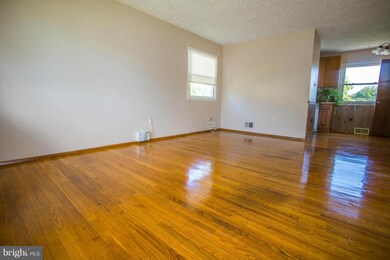 131 Yost St, Manassas Park, VA 20111 - photo 3
