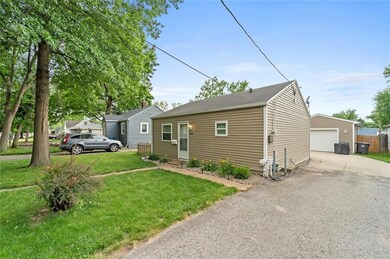 4136 Columbia St, Des Moines, IA 50313 - photo 3