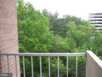 Van Ness East unit 1147, Washington, DC 20008 - photo 4