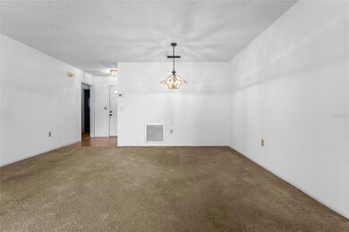 4299 Oakhurst Cir E unit 3052, Sarasota, FL 34233 - photo 7