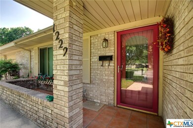 1222 Common St, New Braunfels, TX 78130 - photo 3