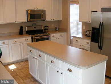 9572 Loma Dr, Bristow, VA 20136 - photo 6