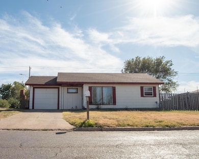 1001 Bowman Dr, Borger, TX 79007 - photo 3