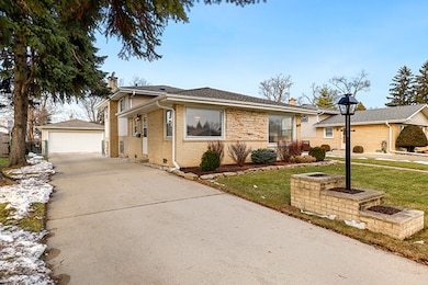 2054 Locust St, Des Plaines, IL 60018 - photo 3