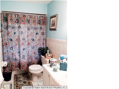 126 Aviston St, Staten Island, NY 10306 - photo 7